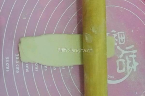 红豆沙•梅花酥的做法图解8