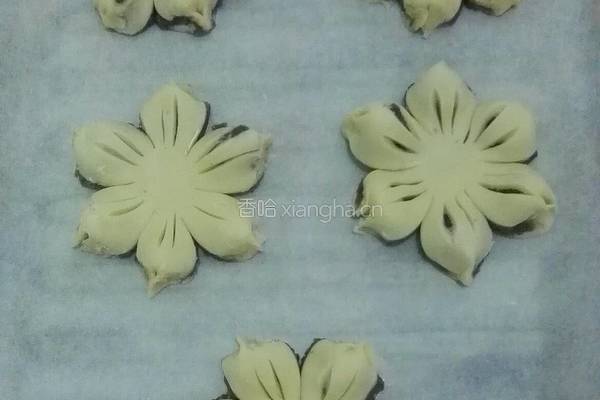红豆沙•梅花酥的做法图解15
