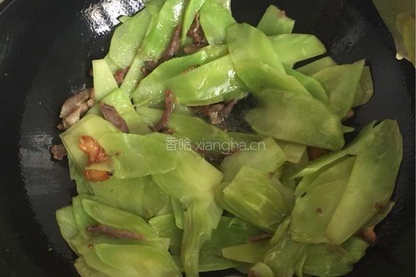 土猪肉炒莴笋片的做法图解5