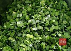 韭菜鸡蛋饺子的做法图解3