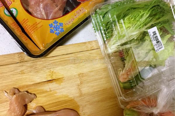 鸡胸肉色拉的做法图解1