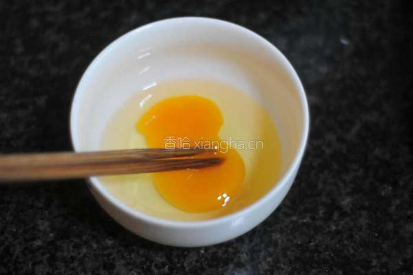 美味的鸡蛋羹的做法图解1