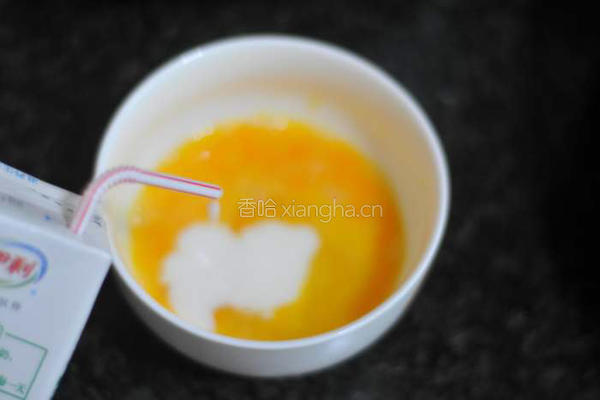 美味的鸡蛋羹的做法图解2