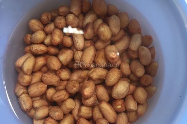 鸡脚花生汤（补脑防痴呆）的做法图解1