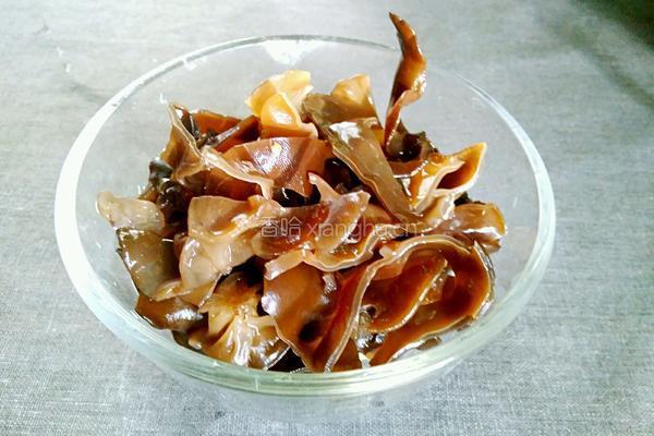 虾皮韭菜炒木耳的做法图解3