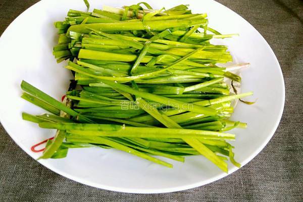 虾皮韭菜炒木耳的做法图解5