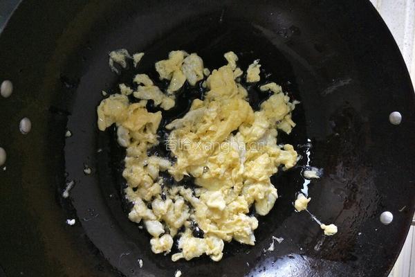 辣酱芝士炒饭的做法图解2