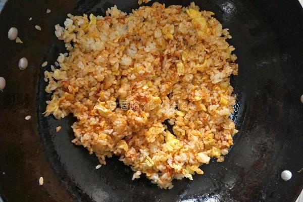 辣酱芝士炒饭的做法图解4
