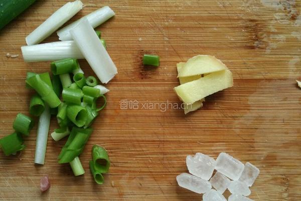 红烧肉炖豆角土豆的做法图解2