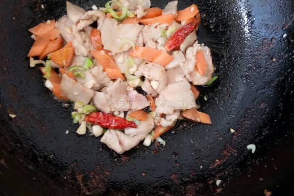 西芹肉片炒木耳的做法图解4