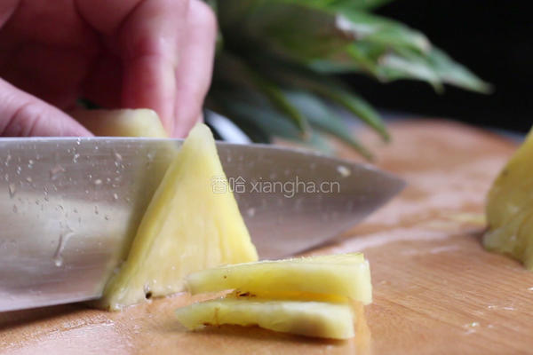 凤梨柠檬红薯汁的做法图解2