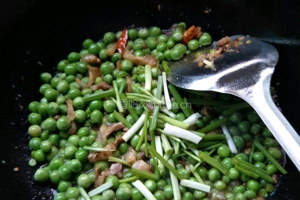 肉沫炒豌豆的做法图解5