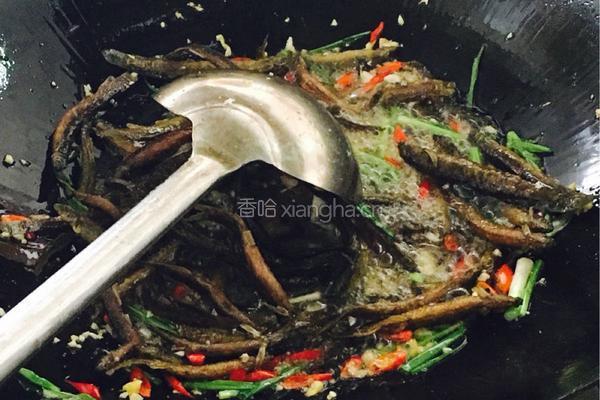 香酥小泥鳅的做法图解4