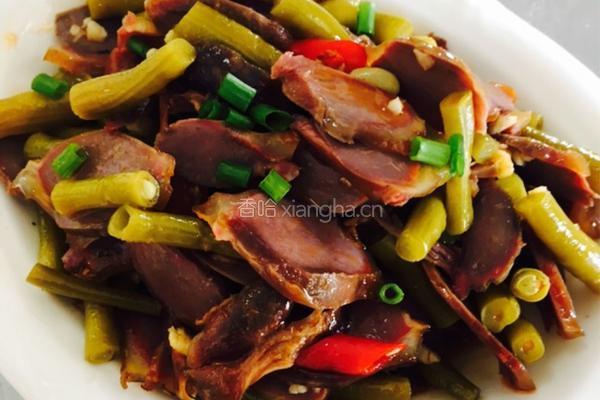 酸豆角拌鸭胗