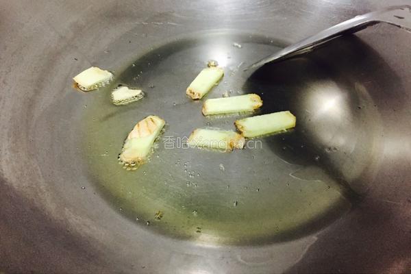 墨鱼炒荷兰豆的做法图解4