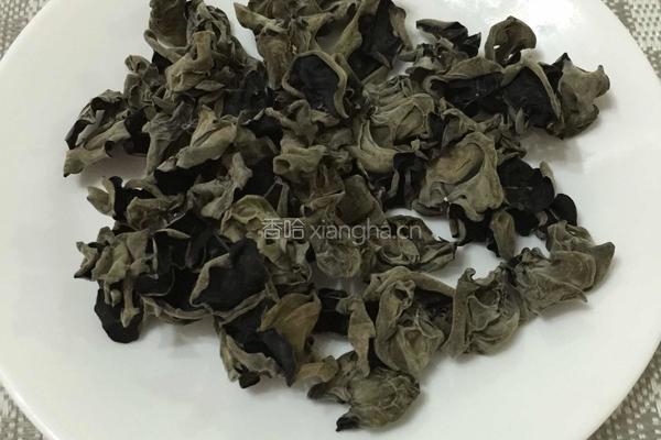 素炒泥蒿木耳的做法图解1