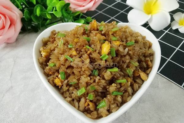 酱油炒饭(懒人版）的做法图解2