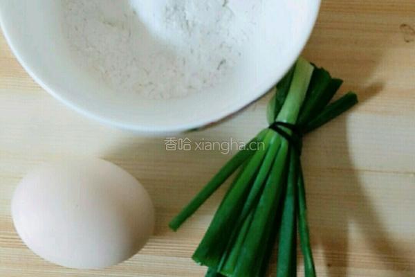 鸡蛋葱花饼的做法图解1