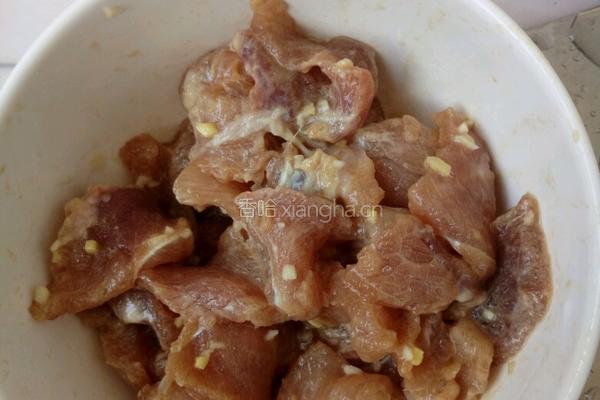 丝瓜肉片汤的做法图解1