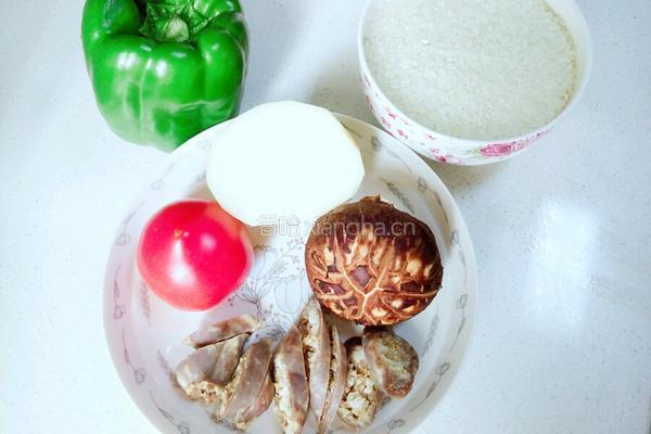 土豆腊肠焖饭的做法图解2