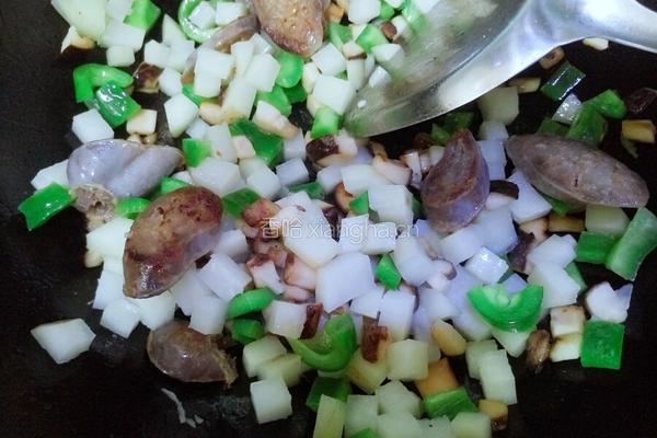 土豆腊肠焖饭的做法图解14