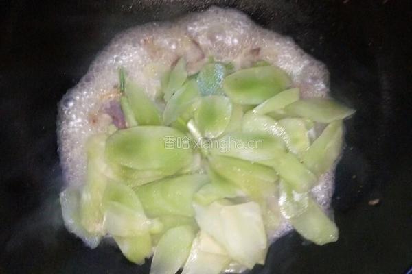 莴笋肉片汤的做法图解5