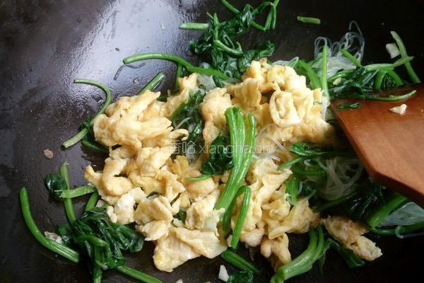 菠菜粉丝炒鸡蛋的做法图解7