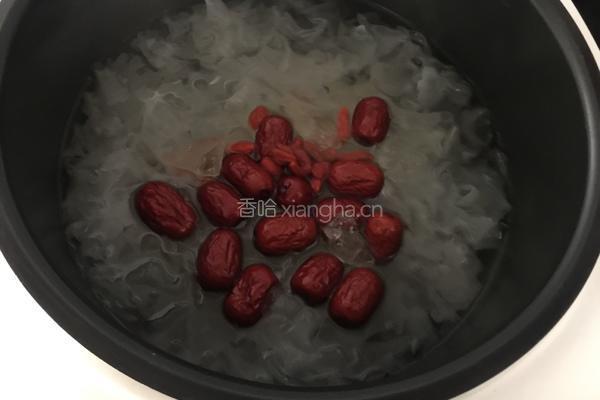 红枣银耳羹（电饭煲版）的做法图解6