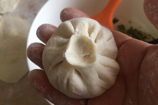 包子（猪肉韭菜馅儿）的做法图解8