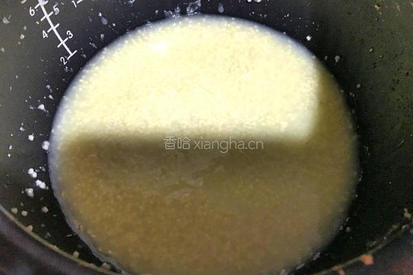 小米粥的做法图解3
