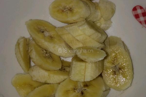 香蕉鸡蛋饼的做法图解1