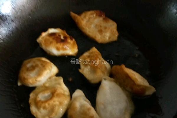 油煎酸菜饺的做法图解6