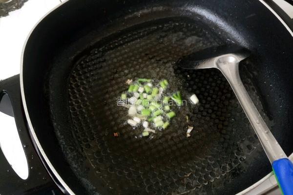 菠菜鱼丸汤的做法图解2