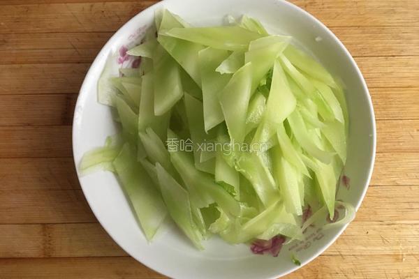 莴笋肉丝的做法图解1