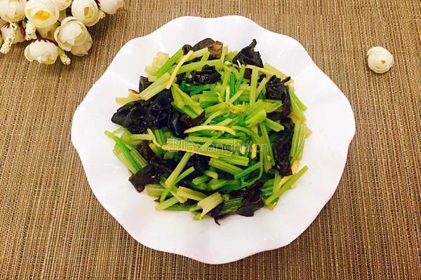 凉拌西芹的做法图解13