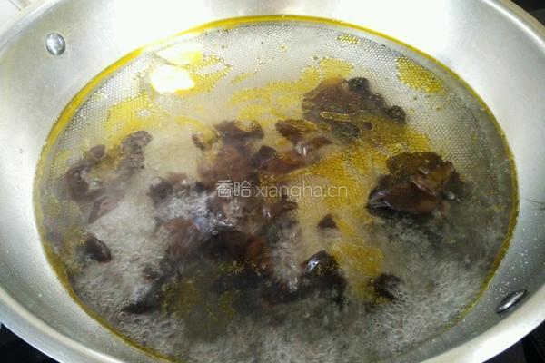 榨菜木耳青菜汤的做法图解4