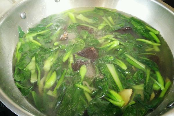 榨菜木耳青菜汤的做法图解6