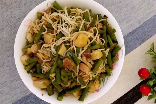 豆角肉焖面的做法图解17