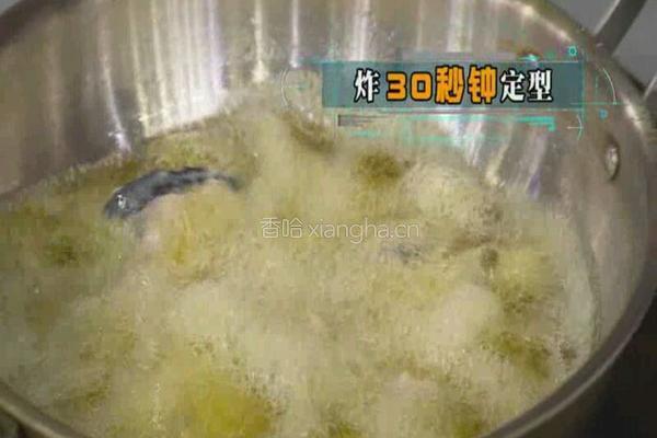金饺香焖鸭嘴鱼 CCTV7食尚大转盘的做法图解4