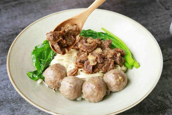 广式牛腩面的做法图解7