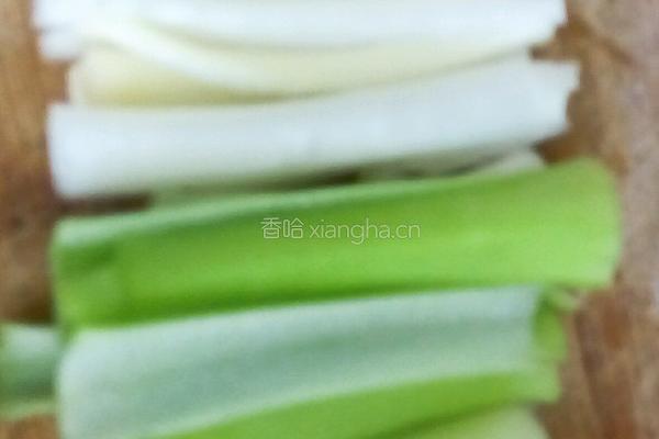 柳蒿芽蘸酱的做法图解4