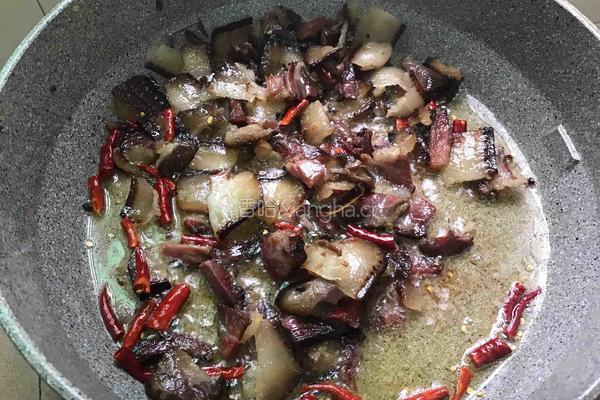 莴笋炒腊肉的做法图解12