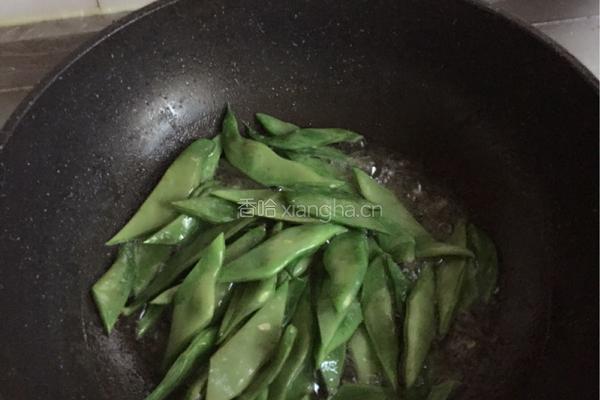 干煸芸豆的做法图解3