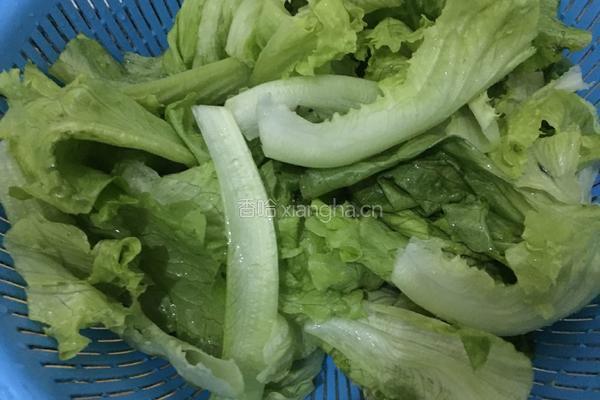 蒜末虾米生菜的做法图解1