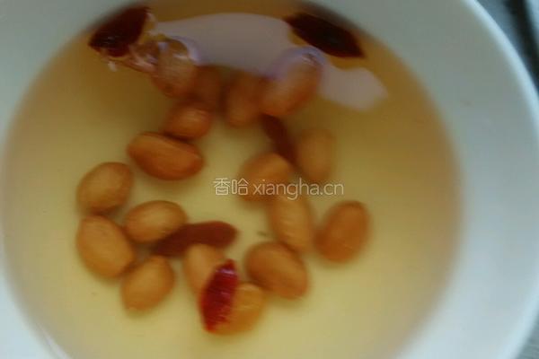 黄豆枸杞花生豆浆的做法图解3