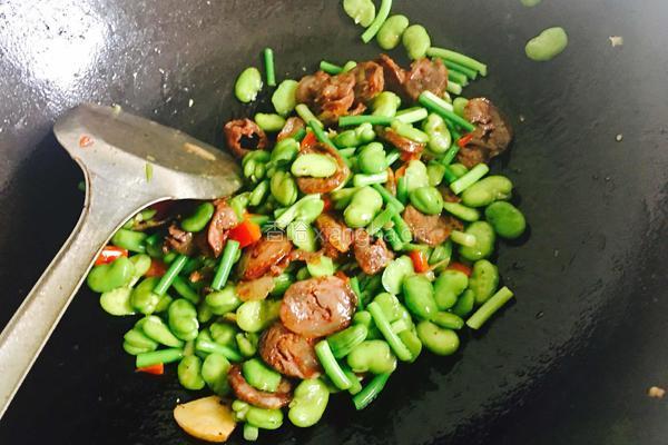 辣肠炒蚕豆的做法图解11
