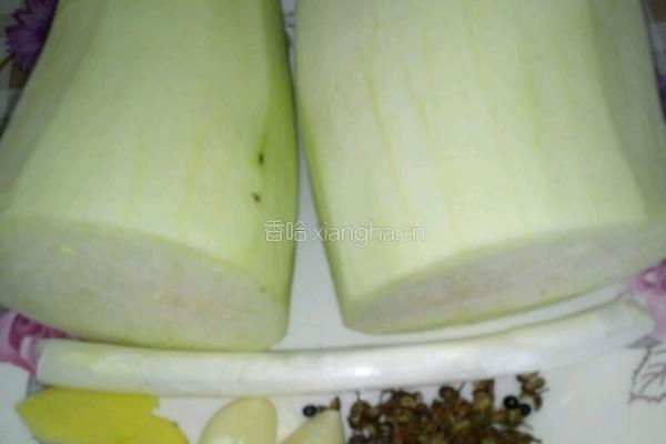 手撕蒜香茄子的做法图解1