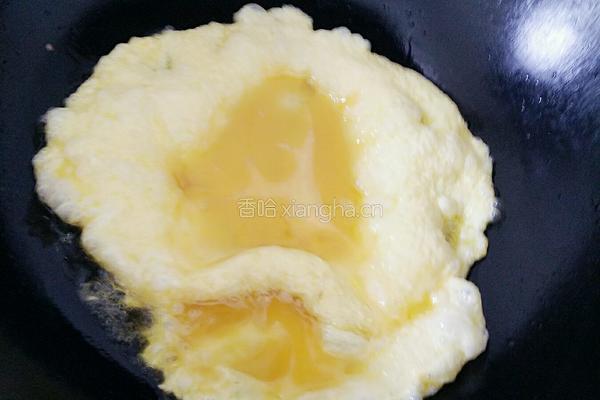 香肠炒鸡蛋的做法图解2