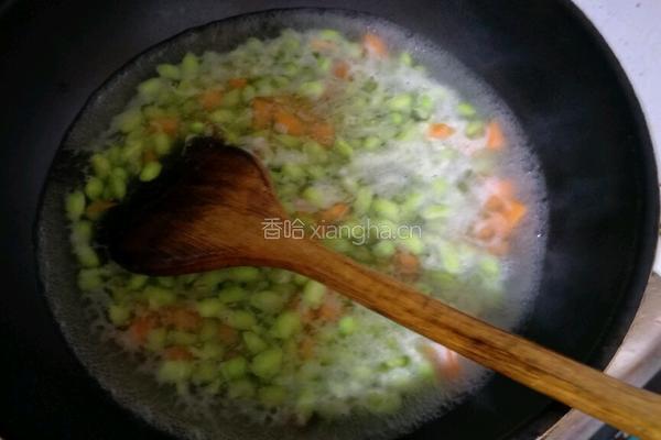 毛豆米炒肉丝的做法图解1
