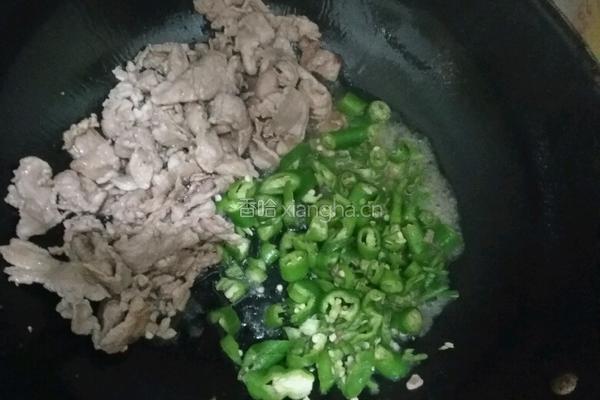 油豆腐炒肉的做法图解4